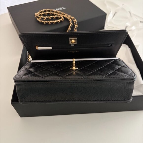 NEW Chanel WOC - 25B - Black Caviar Gold Hardware - Turnlock Closure - Picture 4 of 7
